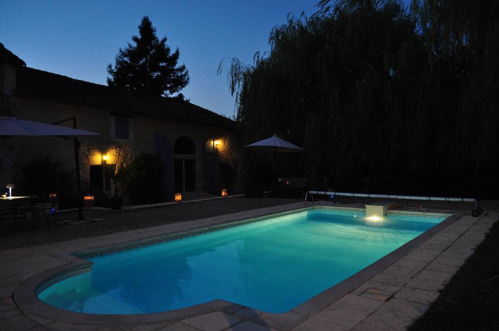 Chambres D'Hotes La Grange Au Bois Champagne-et-Fontaine Luaran gambar
