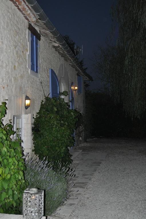 Chambres D'Hotes La Grange Au Bois Champagne-et-Fontaine Luaran gambar
