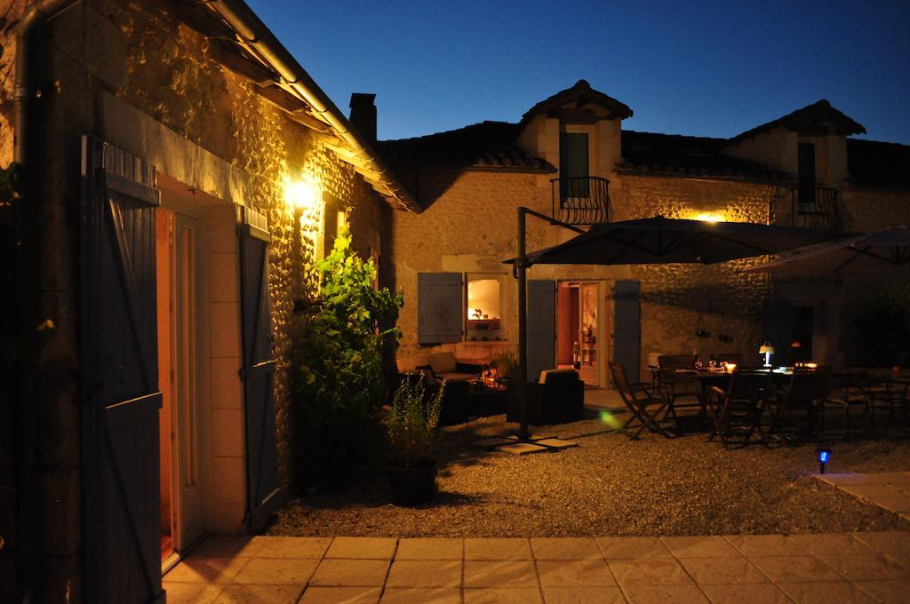 Chambres D'Hotes La Grange Au Bois Champagne-et-Fontaine Luaran gambar